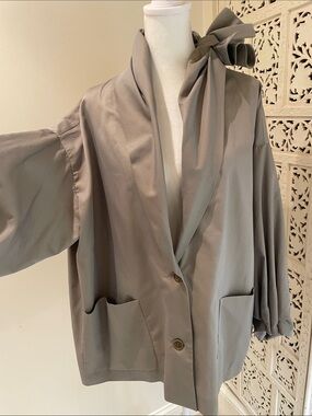 VINTAGE ROMEO GIGLI Women’s Oversized jacket with tie on the color in Light Gray